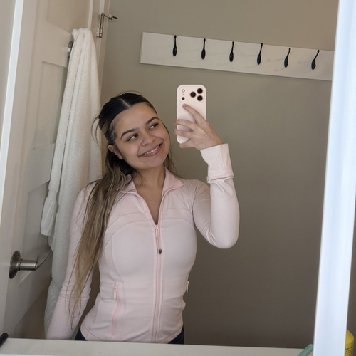 Leilani D - NLU Babysitter