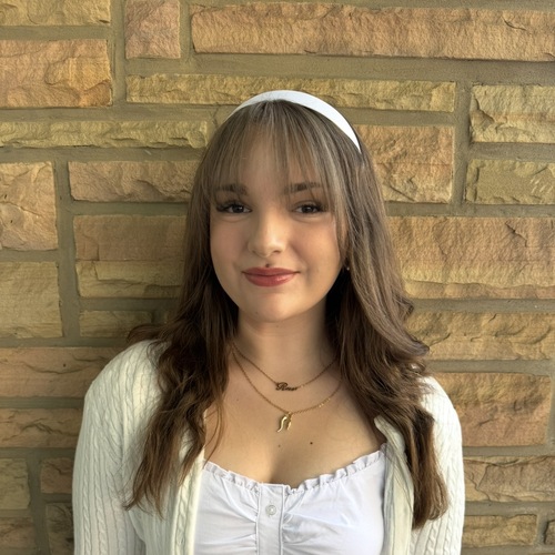 Shyanne M - NEIU Babysitter