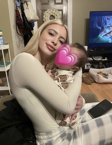 Janie L - BSC Babysitter