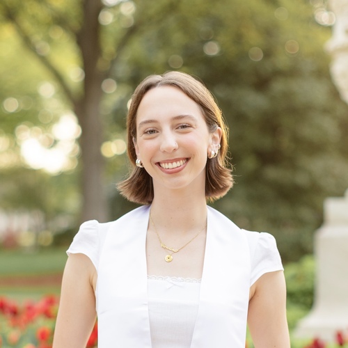 Carrie S - Vanderbilt Babysitter