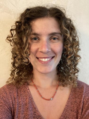 Hanna C - Antioch University-Los Angeles Babysitter