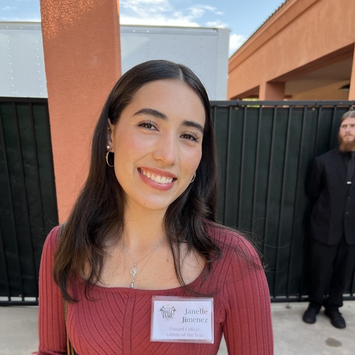 Janelle J – CSUN Student Seeking Babysitting Jobs