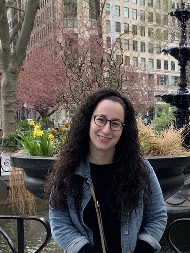 Hannah A - YU Babysitter