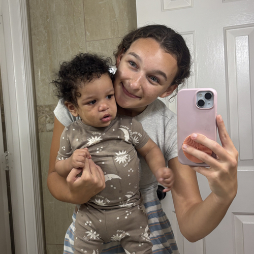 Bella E - Undefined Babysitter