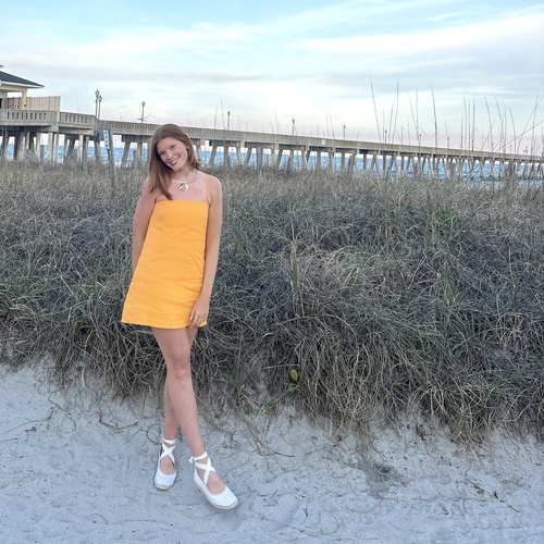 Lily M – UNCW Student Seeking Babysitting Jobs