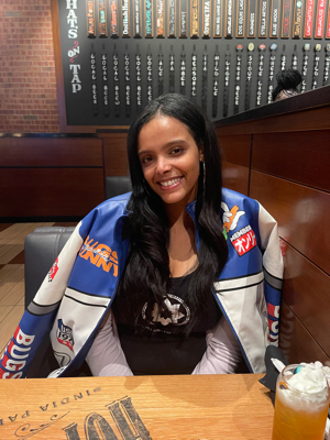 Mia F - AU Babysitter