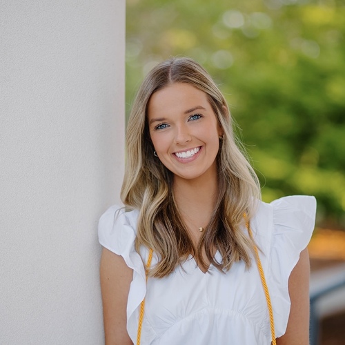 Maggie W – Auburn Student Seeking Nanny Jobs
