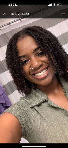 Laresa T - Gallaudet Babysitter