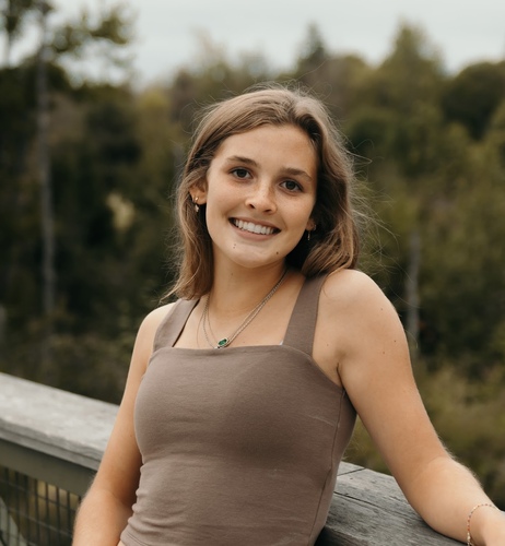 Leah S - Regis Babysitter