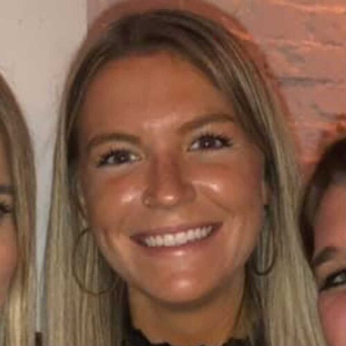 Nicola C - Loyola Babysitter