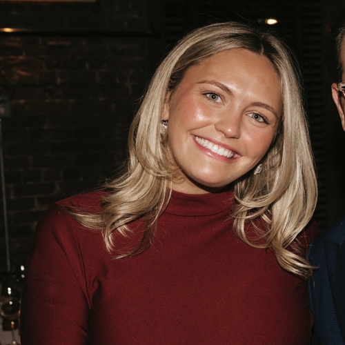 Ashlee H - Elon Babysitter