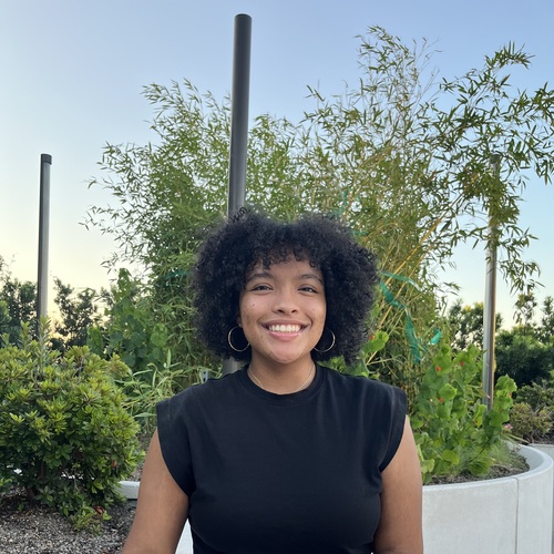 Iyonna N - Texas State Babysitter