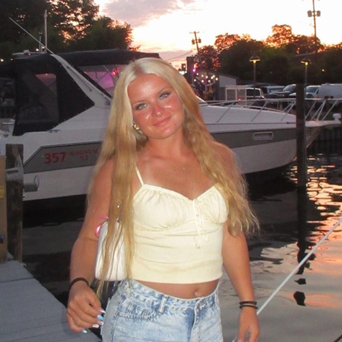 Julia M - SUNY Old Westbury Babysitter