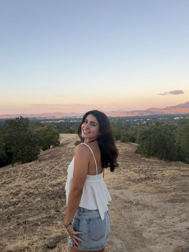 Isabella W - UC Davis Babysitter