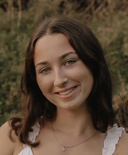 Mia G - UT Babysitter