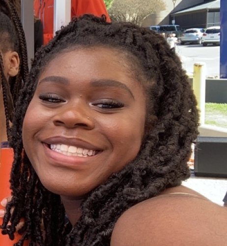 Saniyha H - Houston Community College System Babysitter