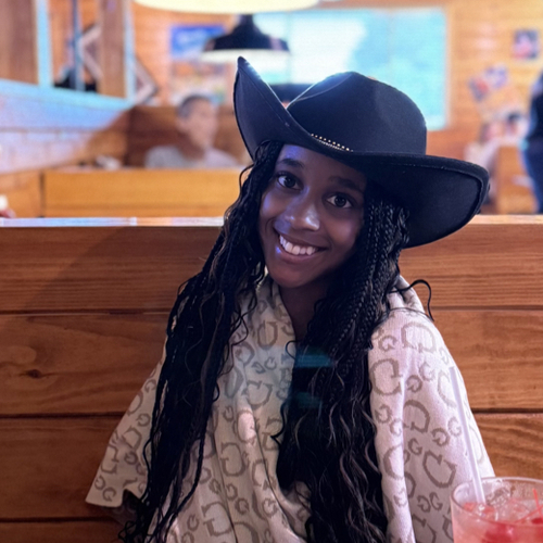 Amira M - Oakland University Babysitter
