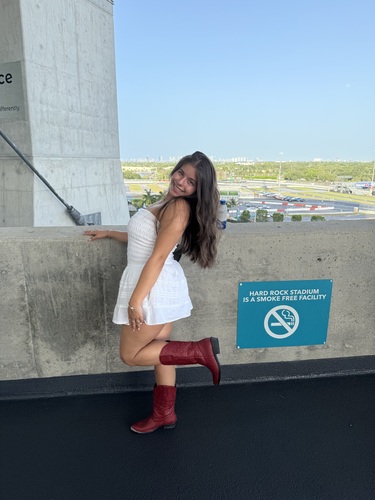 Isabella F - Miami Dade Babysitter