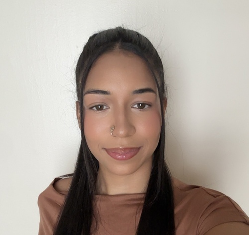 Adrianny E - Monroe Babysitter