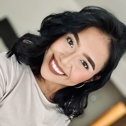 Adrianna D - Carrington College-Phoenix Babysitter