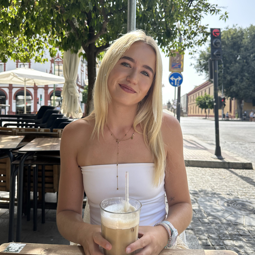 Annika H - Auburn Babysitter