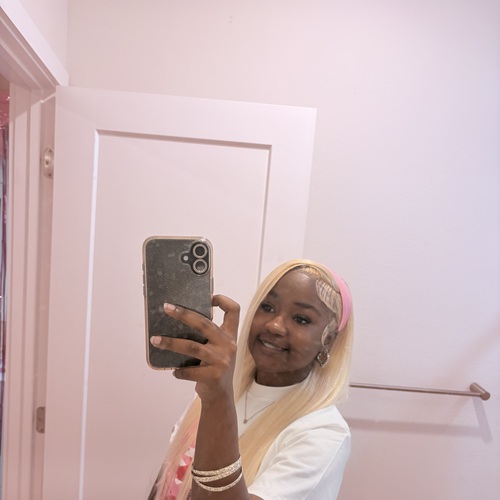 Shaniyla U - BCU Babysitter