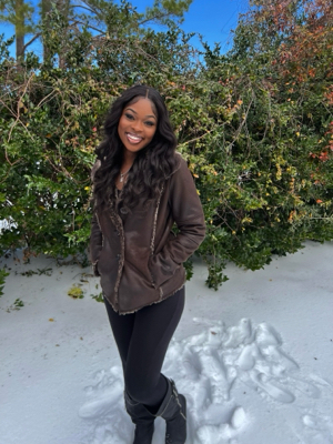 Shania Y - UNF Babysitter