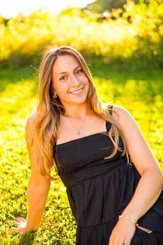 Isabella M - Elon Babysitter