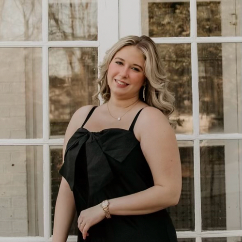 Savannah E – Belmont Student Seeking Babysitting Jobs