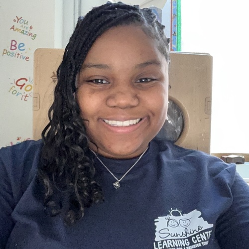 Mya R - Bronx Community College  Babysitter