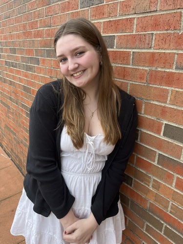 Emme P - Central Missouri Babysitter