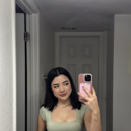 Arlyn C - Sinclair Babysitter