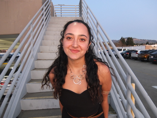 Ariana L - UC Davis Babysitter