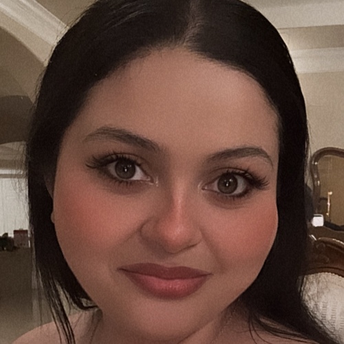 Aryanna R - Fresno State Babysitter