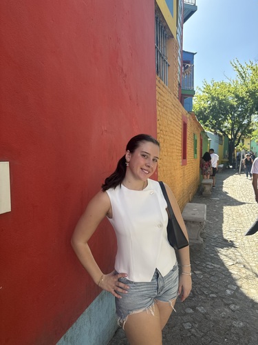 Dani M - Chapman Babysitter