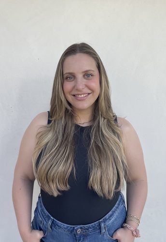 Carinne B - Academy for Salon Professionals Babysitter