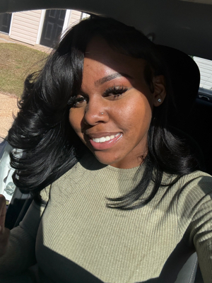 Mikhaila W - University of Alabama Babysitter