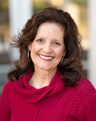 Julie M - ECU Babysitter