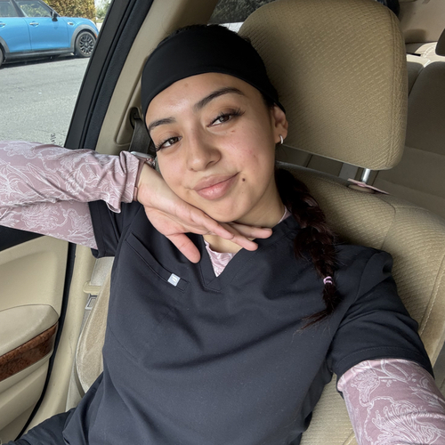 Lizbeth D - American Career College-Los Angeles Babysitter