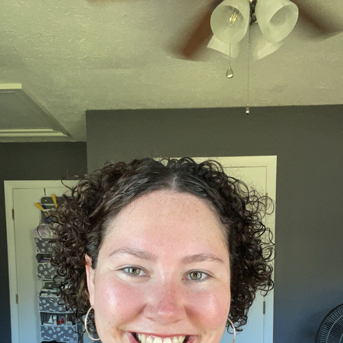 Desiree S - Shenandoah Babysitter