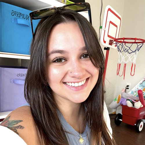 Sarah F - University of Alabama Babysitter