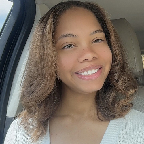 Shardez C - UAB Babysitter