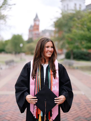 Emily L - Auburn Babysitter