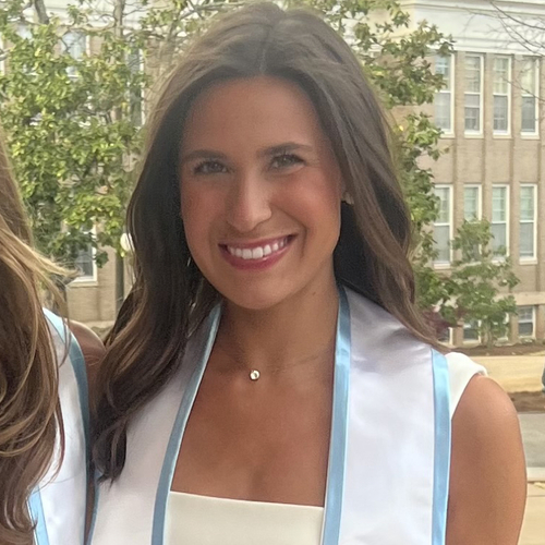 Lily Kate F – Ole Miss Student Seeking Babysitting Jobs