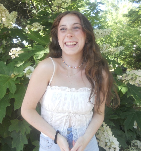 Tess S - Belmont Babysitter