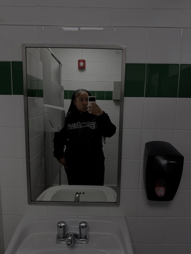 Nezmarie F - Farmingdale Babysitter