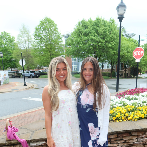 Brynn G – Elon Student Seeking Babysitting Jobs