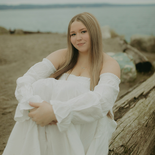 Kaysie C - Everett Community College  Babysitter