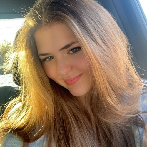 Ainsley R - Taft College  Babysitter
