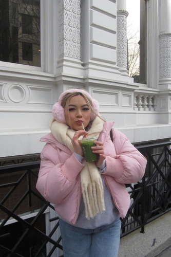 Venus N - UH Babysitter